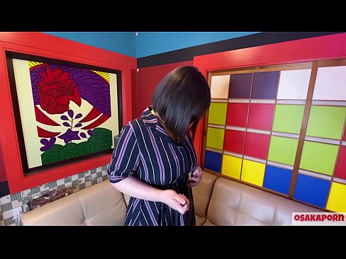 ❤️ Cutie Japanese pẹlu awọn omu nla ṣe baraenisere pẹlu awọn nkan isere ibalopọ ati pe o ni orgasm kan. O sọrọ ninu ifọrọwanilẹnuwo kan nipa iriri onibaje rẹ. Awọn ori omu nla ati obo ti o ni irun ti n kerora. Osaka onihoho ️❌ Fidio furo ❌️❤